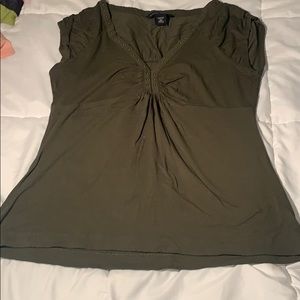Green short sleeve top